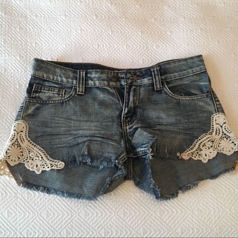 Crochet detail denim shorts
